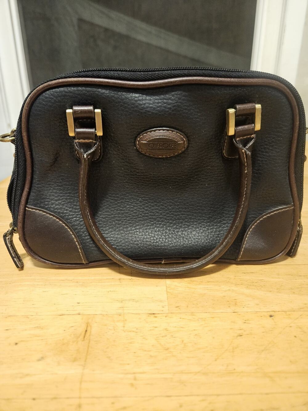 Cherokee VINTAGE Black/Brown Leather Crossbody Handbag with Brass Hardware